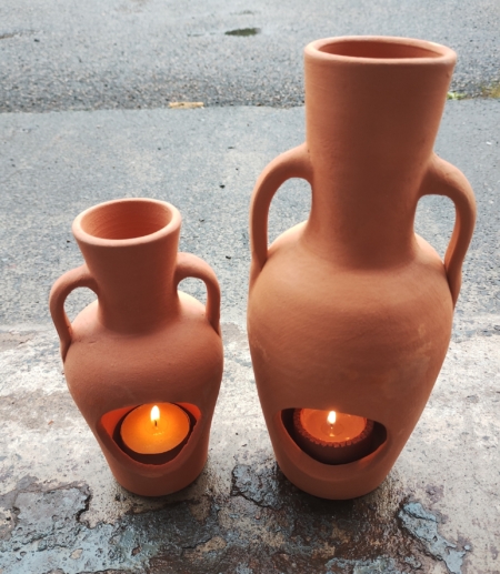 Photo of terracotta amphorae suitable for patio lights